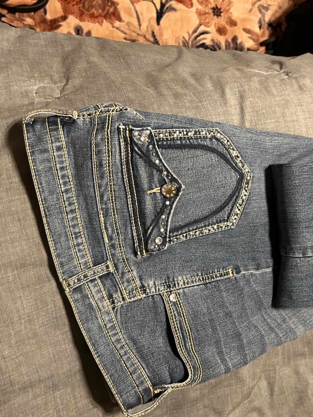 Women's Blue Embroidered Pocket Jeans